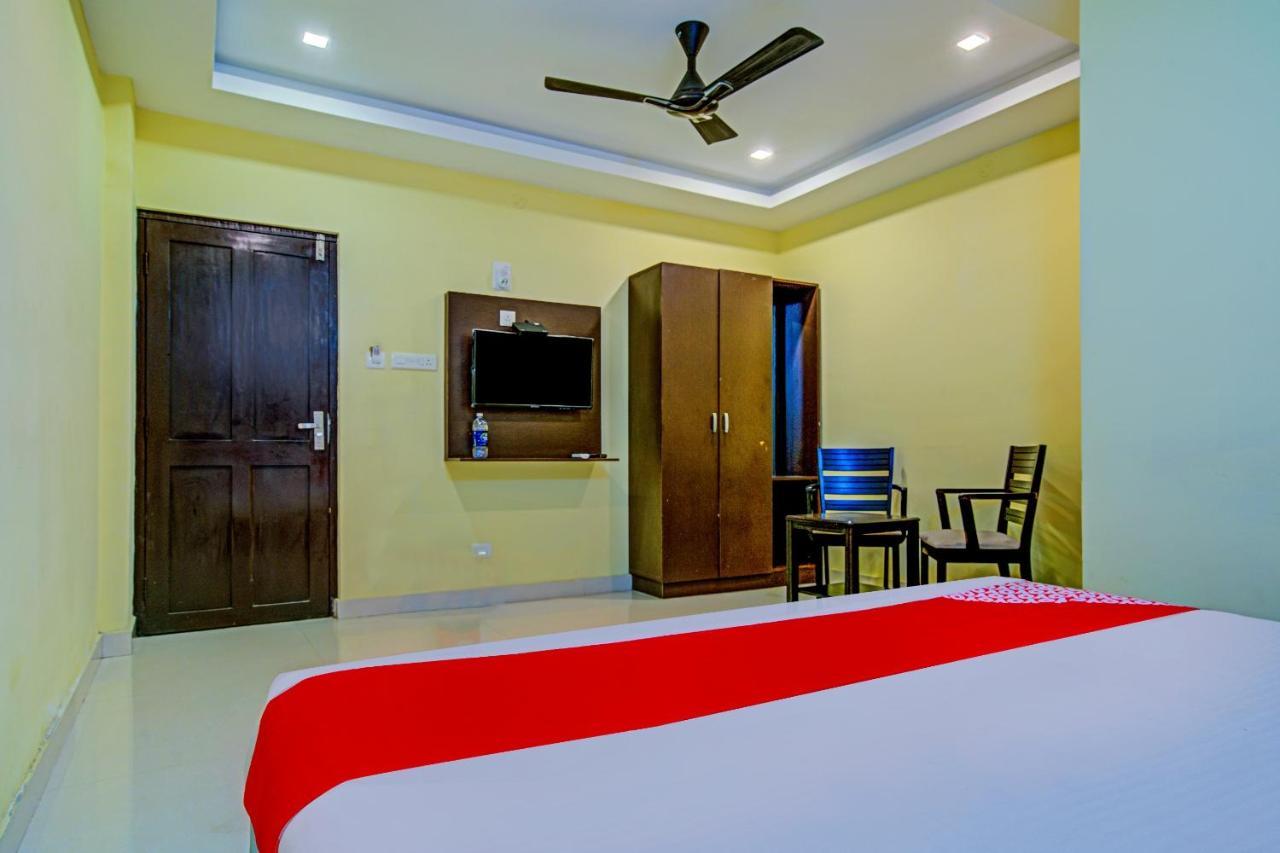 Oyo Flagship 77876 Amigo Suites Kochi Exterior foto