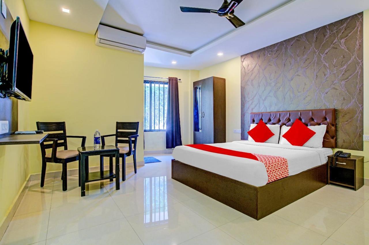 Oyo Flagship 77876 Amigo Suites Kochi Exterior foto